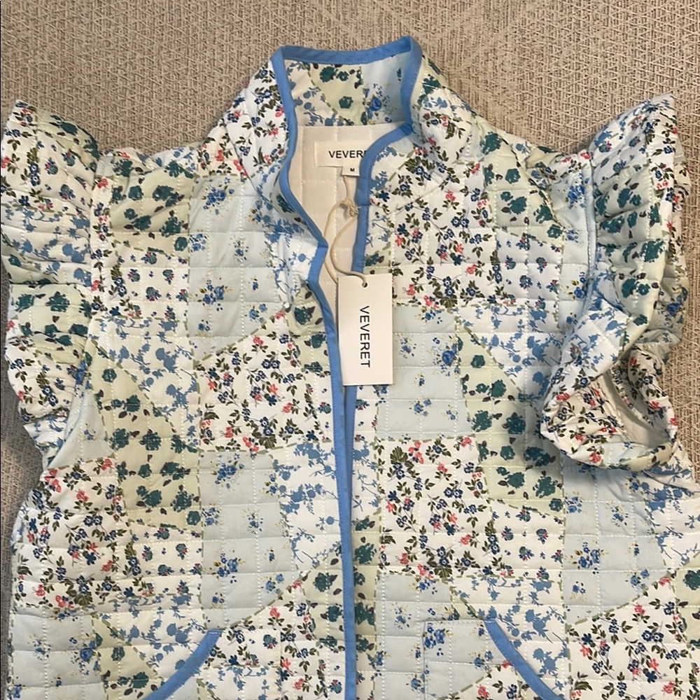 Veveret Floral Quilted Vest